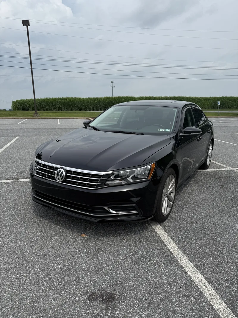 2019 Volkswagen Passat R-Line